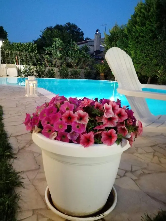 Comfortable Villa In Ragusa With Pool Trecasuzze Itálie