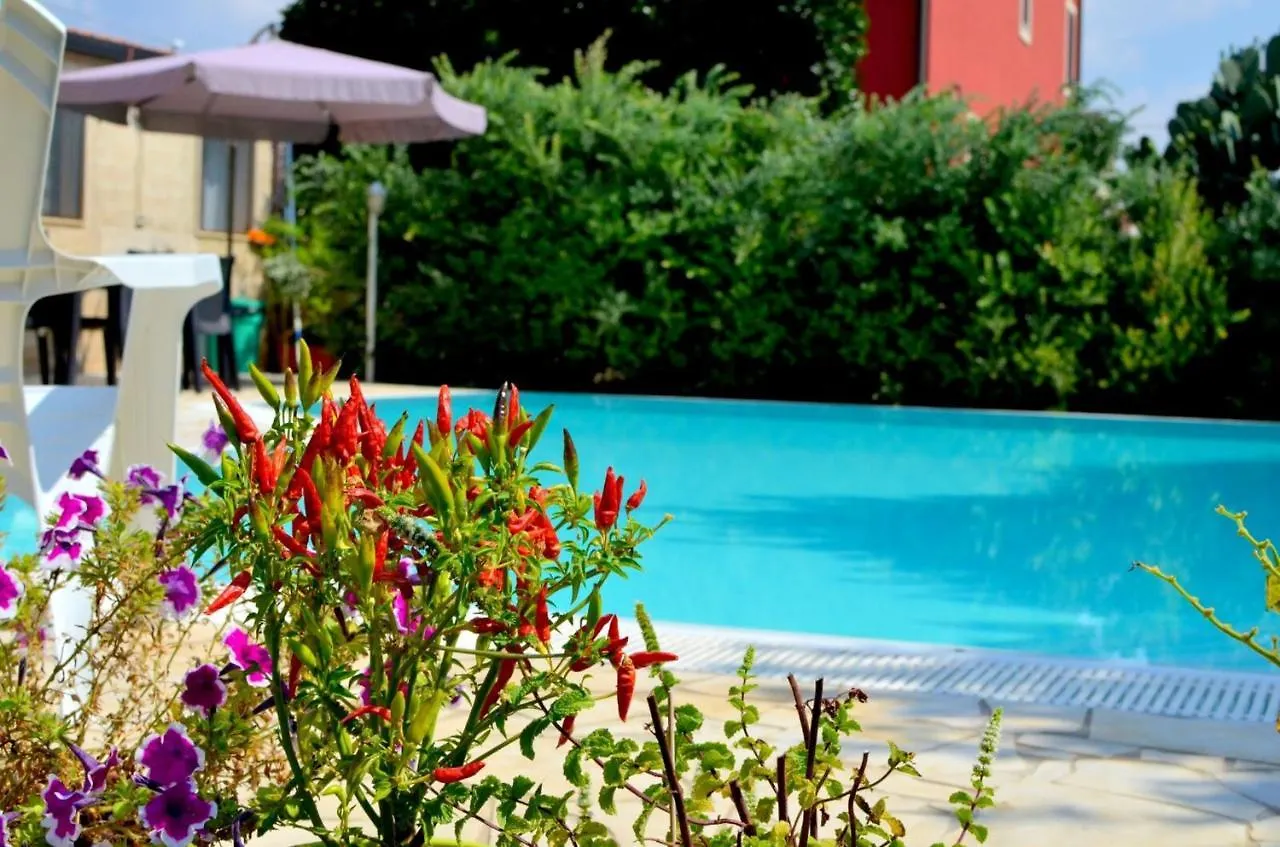 Comfortable Villa In Ragusa With Pool Trecasuzze