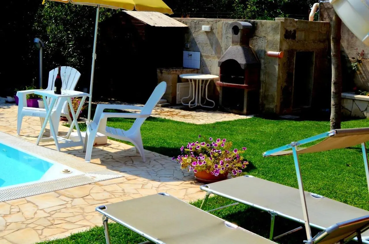 Comfortable Villa In Ragusa With Pool Trecasuzze